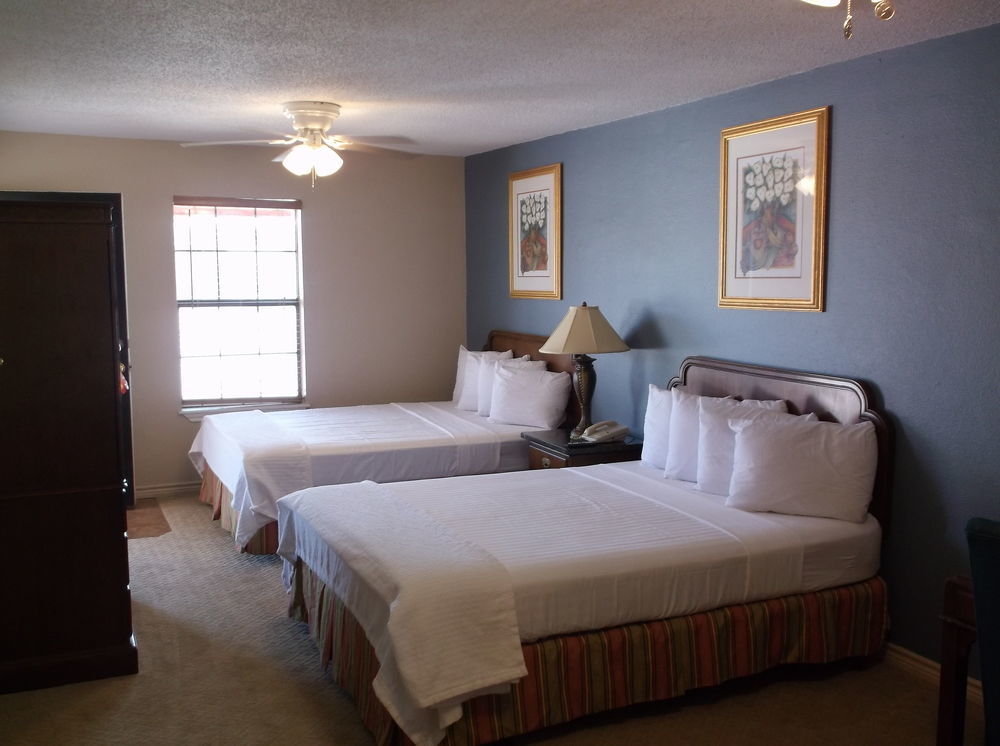 Four Horseman Travel Lodge Pilot Point Eksteriør bilde